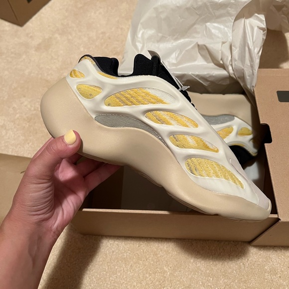 adidas Yeezy 700 V3 Safflower